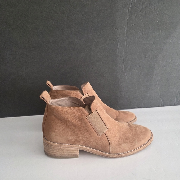 Eileen Fisher Brown  Suede Women's Ankle Boots Sz.7.5 - Picture 2 of 8